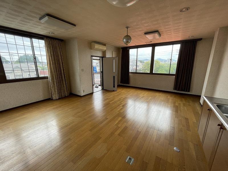 比島町　中古戸建の居間・リビング|3F　居宅