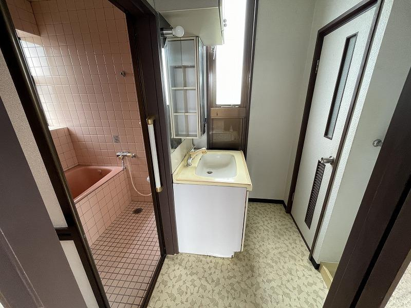 比島町　中古戸建の脱衣所