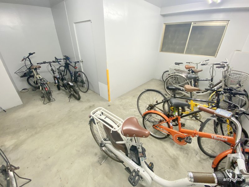 AKレジデンス　仲介手数料無料の駐車場