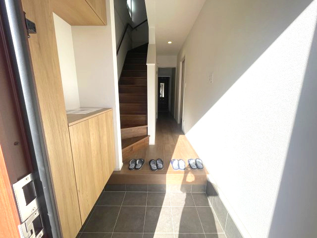 西区古江西町　№35473の玄関|落ち着く、開放感ある
空間です。