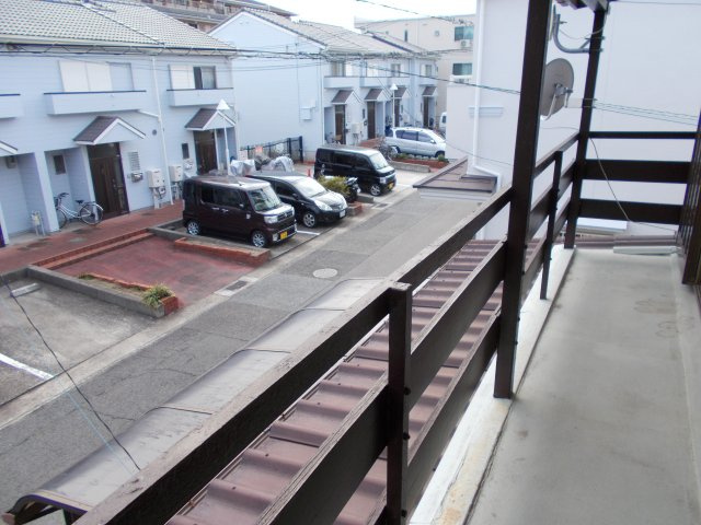 馬場通貸家のバルコニー|暖かな日差しのふりそそぐバルコニー