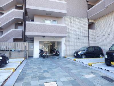 TIMUR九条（ティムール九条）の駐車場