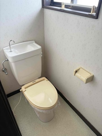 玉村町福島　中古1050のトイレ