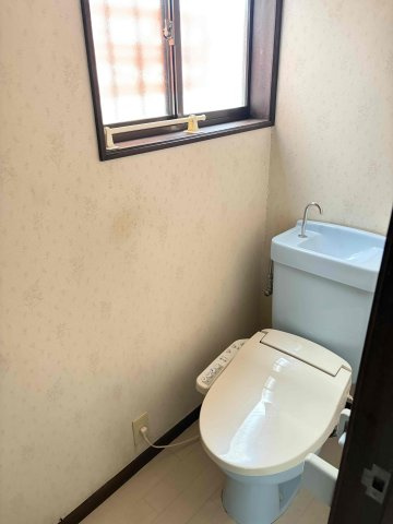 玉村町福島　中古1050のトイレ