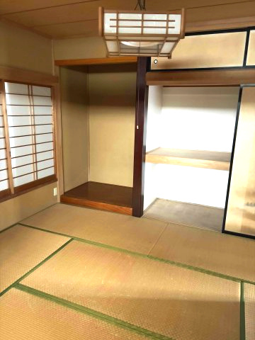 玉村町福島　中古1050の和室
