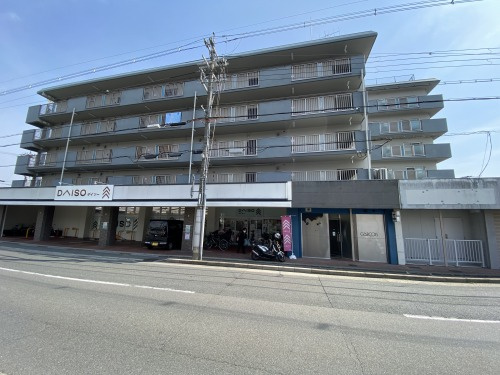 北山グランドハイツの外観