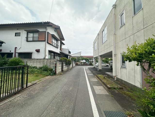 前橋市総社町植野売地の前面道路含む現地写真