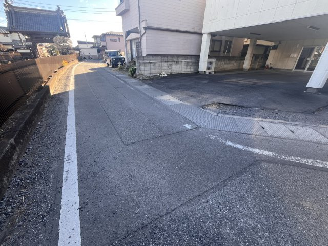 前橋市総社町植野売地の前面道路含む現地写真