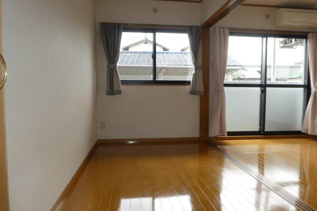 ユーミー総社駅南の洋室