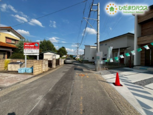 滑川町月輪　第1期　新築一戸建て　ワイウッドコート　01の前面道路含む現地写真