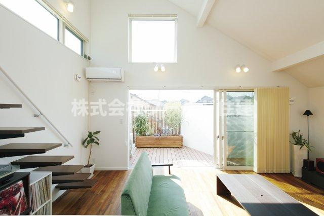 【建築条件なし】羽村市川崎3丁目の完成予想図|自然光ならではの柔らかく、優しい光を取り入れることのできる吹き抜け天井