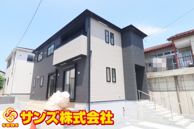 郡山市深沢２丁目　　　　１号棟　　　薫小学校、郡山第３中学区の外観|東側から見た駐車場を含む外観