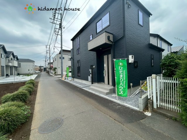 見沼区南中野11期　新築戸建　グラファーレ01の前面道路含む現地写真