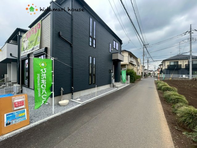 見沼区南中野11期　新築戸建　グラファーレ01の前面道路含む現地写真