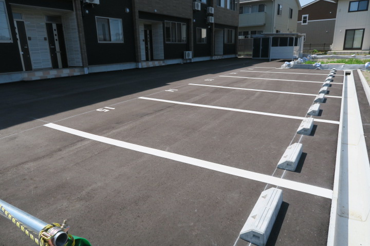 プルシャン　ブルーの駐車場