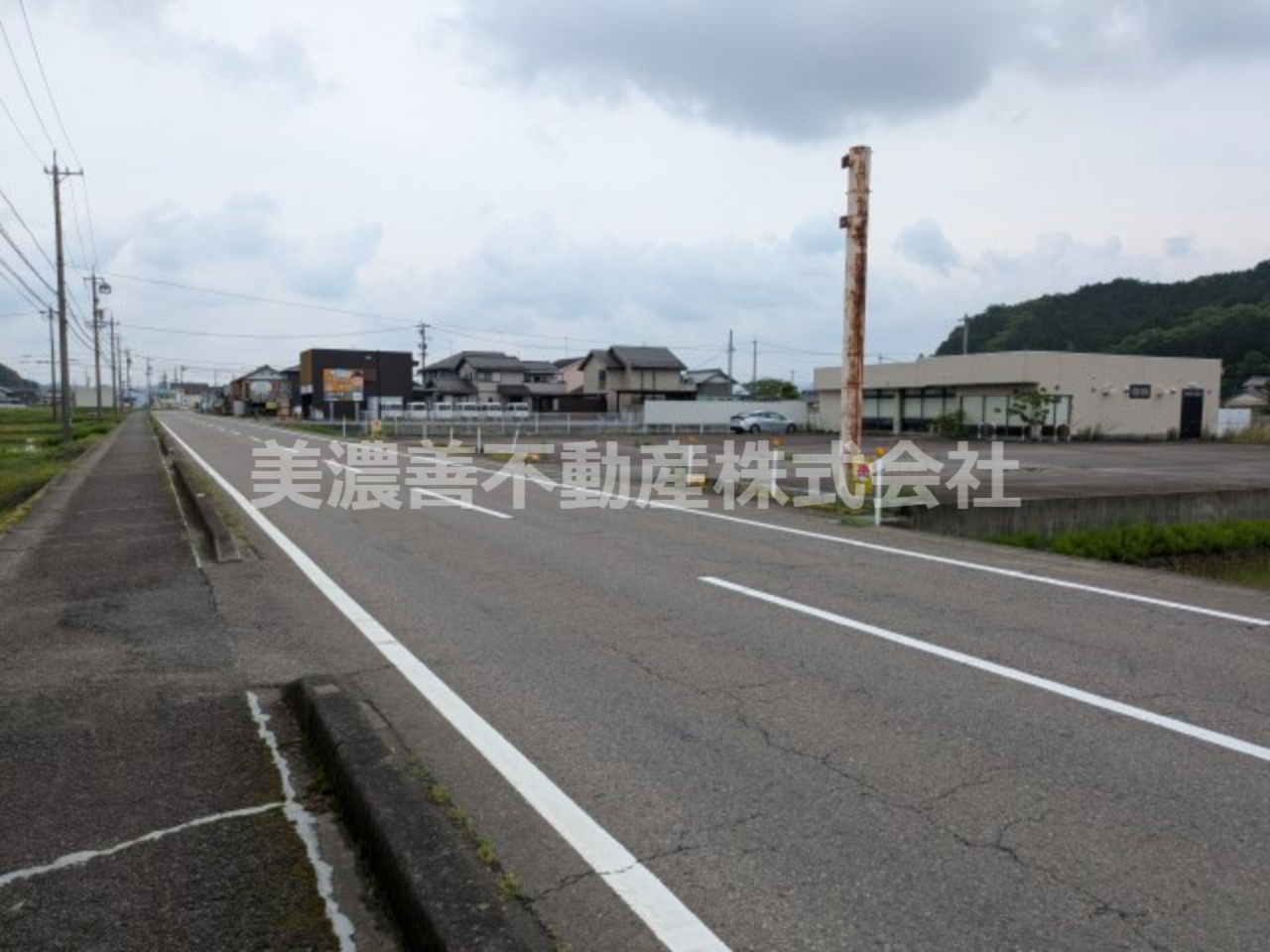 ４７００９　岐阜市太郎丸中島土地の前面道路含む現地写真