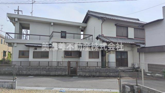 ６５３８２　岐阜市領下中古戸建ての外観