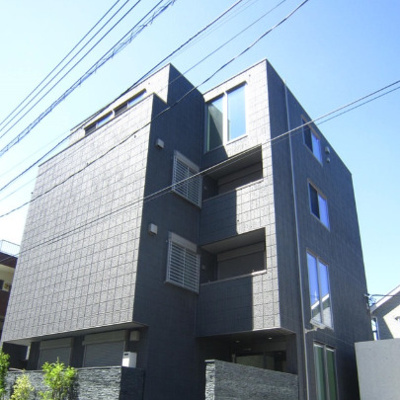 【外観】 | FORTRESS中野坂上 | 鉄筋コンクリート造のがっちりとした建物。綺麗な外観。