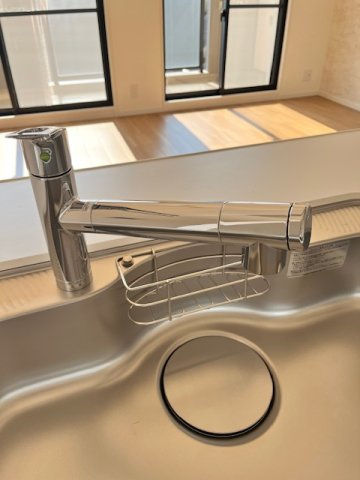 プレステージ灘新在家Ⅲのキッチン|浄水機能付き水栓