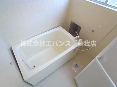 【浴室】 | Ｋ－ＦＬＡＴ川戸 | コンパクトで使いやすいお風呂です