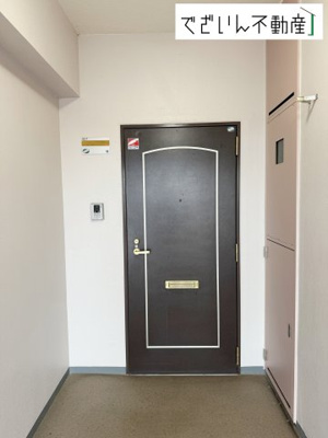 【玄関】 | レクセル熊谷 | 現地(2025年5月撮影)