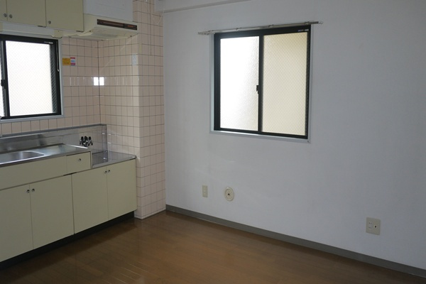 青木ビルⅡのキッチン|お料理しやすいキッチンです