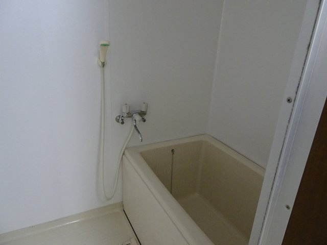 パル石原の浴室|コンパクトで使いやすいお風呂です