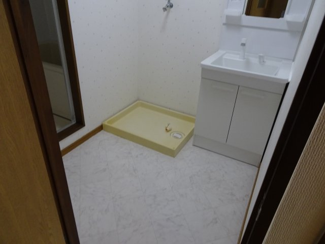 パル石原の洗面所|明るい洗面所です