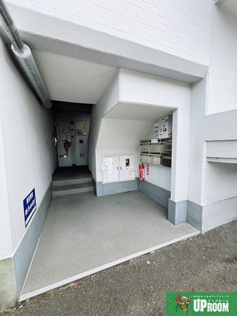 サンハイツヒシヤのエントランス