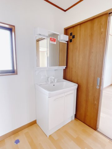 【中古戸建】前橋市富田町の独立洗面台|■洗面室