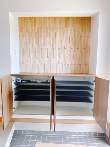 【中古戸建】前橋市富田町の収納|■玄関収納