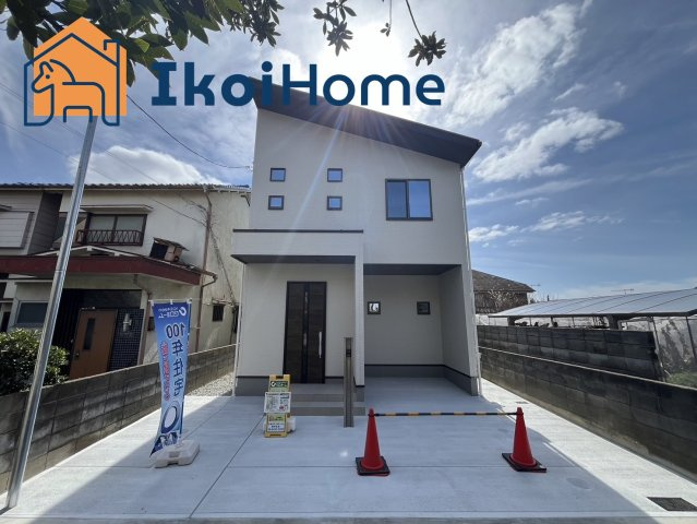 明石市魚住町錦が丘3丁目　新築戸建　の外観|●資料・カタログのご請求無料●現地見学可能●敷地内にはお車2台駐車可能です。間口が広くなっているので入出庫もしやすいです。