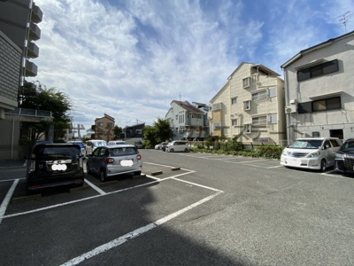 【駐車場】 | ヴィルヌーブエスト | 駐車場です