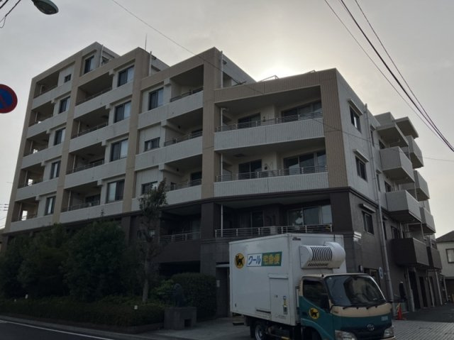 ライオンズ東中神の外観