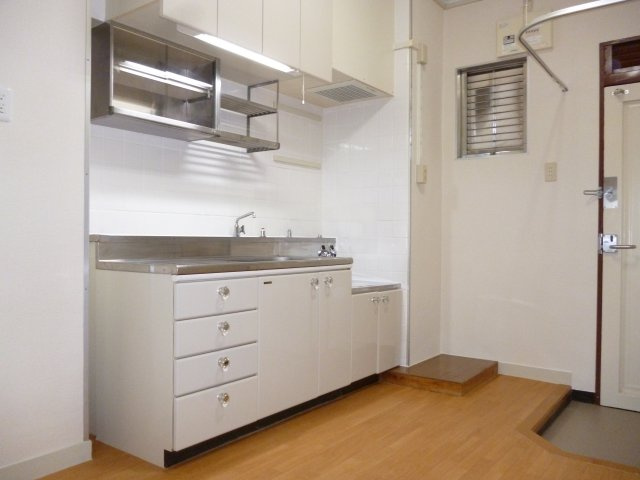 兵庫駅前２ＤＫのキッチン|キッチンでお料理をお楽しみください