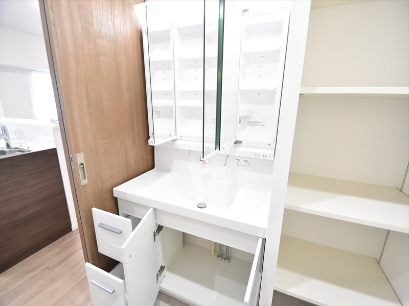 ポレスター岩国の独立洗面台