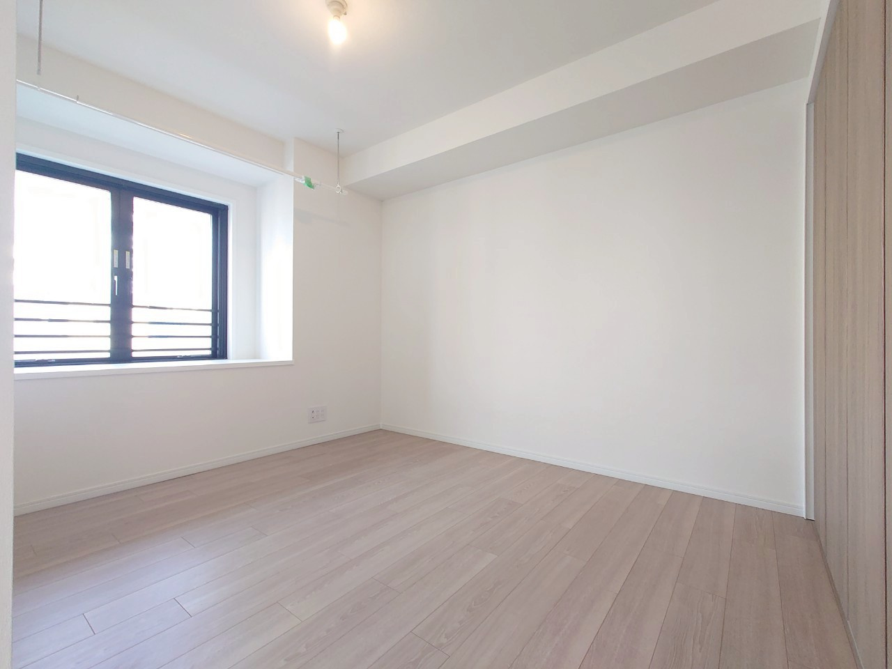 ◆京阪「伏見桃山」駅まで徒歩４分◆角部屋◆収納豊富な間取り◆イーグルコート伏見桃山の洋室|洋室