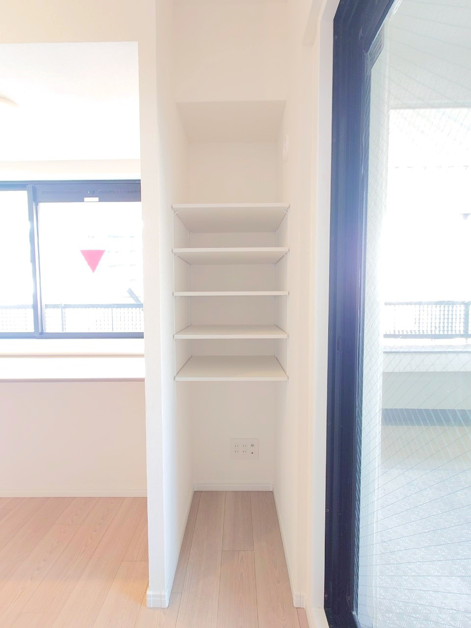 ◆京阪「伏見桃山」駅まで徒歩４分◆角部屋◆収納豊富な間取り◆イーグルコート伏見桃山の洋室|収納