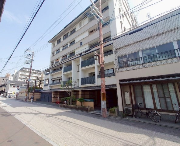 ◆京阪「伏見桃山」駅まで徒歩４分◆角部屋◆収納豊富な間取り◆イーグルコート伏見桃山の外観|外観