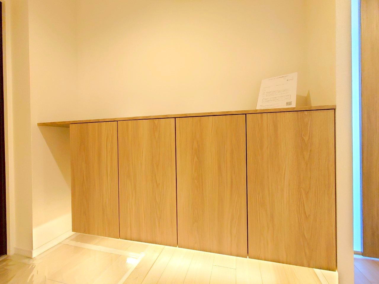 ◆京阪「伏見桃山」駅まで徒歩４分◆角部屋◆収納豊富な間取り◆イーグルコート伏見桃山の玄関|シューズボックス