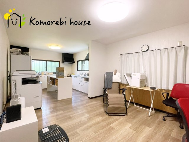 川島町大字出丸本　中古一戸建ての居間・リビング|ゆったり過ごせる居間です