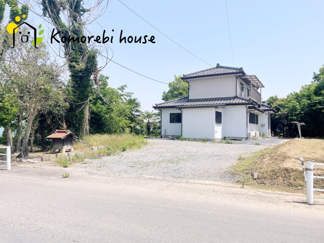 川島町大字出丸本　中古一戸建ての駐車場|駐車場に車を止められます