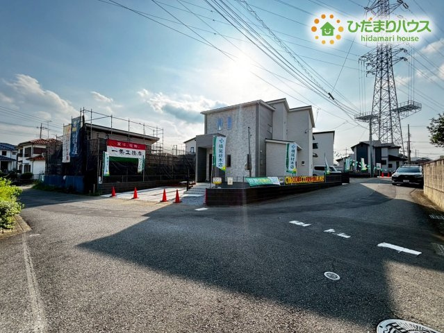 滑川町月輪　第1期　新築一戸建て　ワイウッドコート　03の前面道路含む現地写真