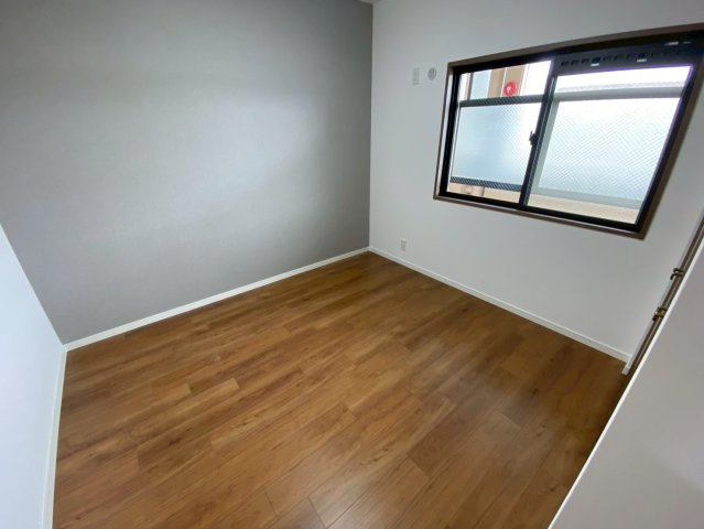 グローリアス長久手第二の洋室