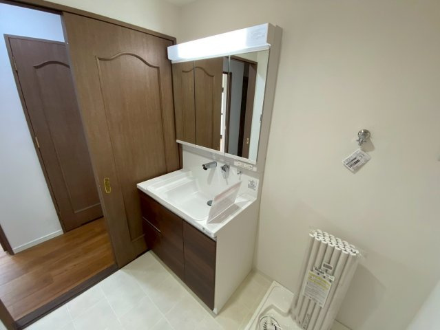 グローリアス長久手第二の独立洗面台|独立洗面台あり、毎朝おしゃれに忙しい女性の方におすすめです