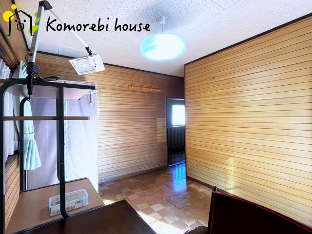 白岡市小久喜　中古一戸建ての洋室|12/18撮影