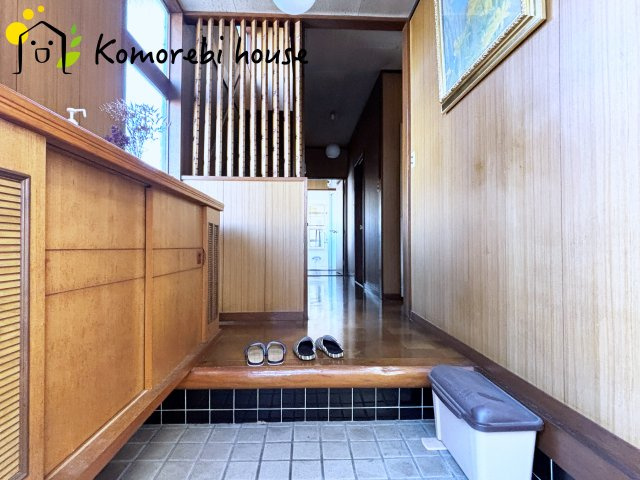 白岡市小久喜　中古一戸建ての玄関|12/18撮影