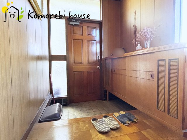 白岡市小久喜　中古一戸建ての玄関|12/18撮影