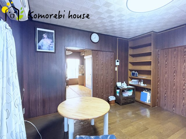 白岡市小久喜　中古一戸建ての居間・リビング|12/18撮影