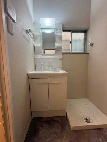 城南町二丁目戸建の洗面所